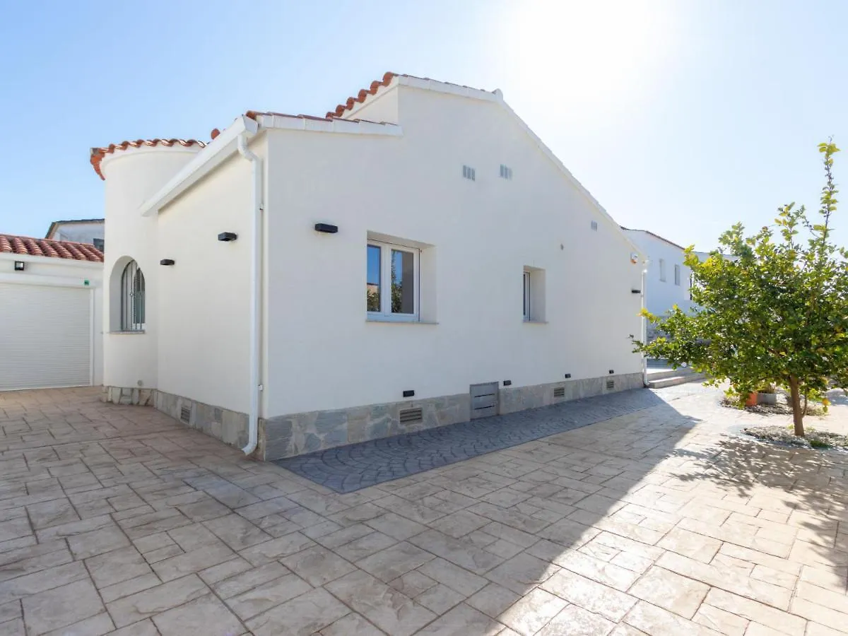 Holiday Home Casa Filisa By Interhome Empuriabrava